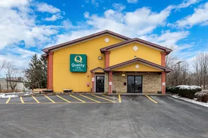 Image of Super 8 by Wyndham Oneida Verona