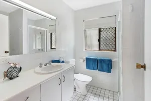 Image of Low Tide on Noosa Sound - Pet Friendly