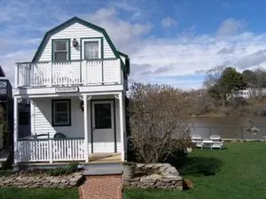 Image of The Edgewater Inn