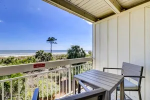 Image of Breakers 215