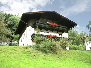 Image of Mountain View Apartment With Sauna in Taxenbach
