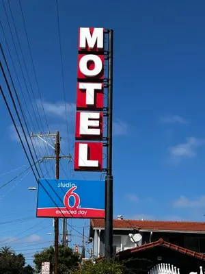 Image of The Oaks Motel