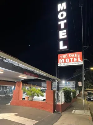 Image of The Oaks Motel