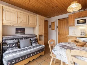 Image of Studio 3***, 4 pers, haut du village, proche pistes et commerces, garage inclus, La Clusaz - FR-1-304-55