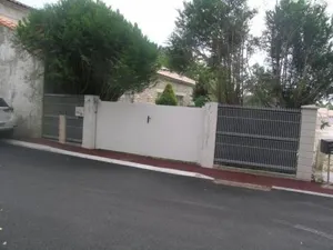 Image of Les Mathes La Palmyre - MAISON MITOYENNE en PIERRES - avec PISCINE PRIVEE