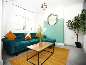 Image of Redcliffe House By N And N Stays Ltd - Charming Home close to Designer Outlet, Perfect for Contractors & Workers with convenient on street parking