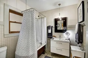 Image of Charming 2Bed French Colonial Apartment in Desirable Midtown Sacramento