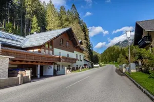 Image of Four Seasons Lodge