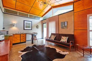 Image of Palm Springs Suite