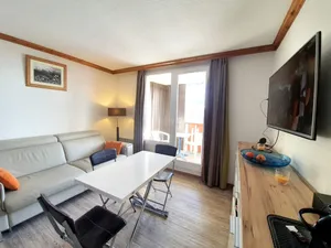 Image of Studio cabine confortable, 30m², 5 pers, piscine, balcon, proche pistes, commerces - Alpe d'Huez - FR-1-405-361