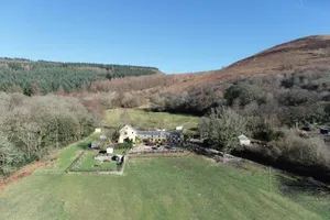 Image of Tunnel Cottages at Blaen-nant-y-Groes Farm