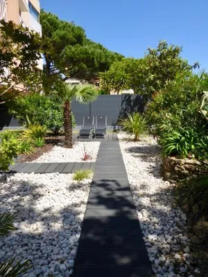 Image of Les Enganes