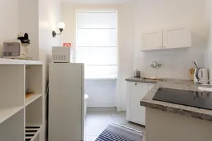 Image of OPERASTREET BLACK & WHITE