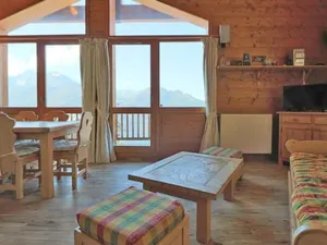 Image of Appartement 4 Pièces au Centre de la Station, Proche Remontées Mécaniques, Parking et Balcon Est - FR-1-398-521