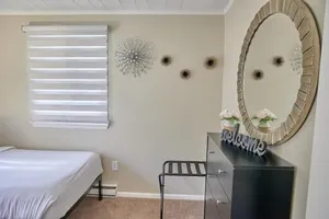 Image of A Modern Apt close to downtown