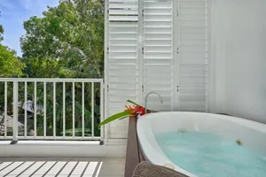 Image of Palm Cove Paradise - Couples spa beach getaway