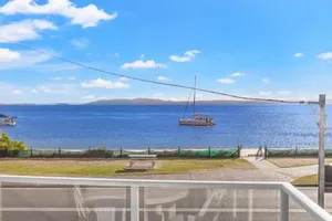 Image of Bayside 6, 21 Victoria Pde - sensational water views, linen
