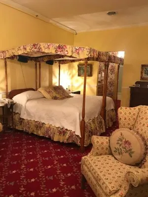 Image of 1896 House Country Inn Barnside Inn