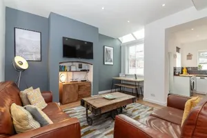 Image of Park House - Large 3 Bedroom Victorian House, 10 Mins from Manchester
