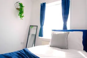 Image of Vibrant 4 Bedroom House With Game Area & Garden