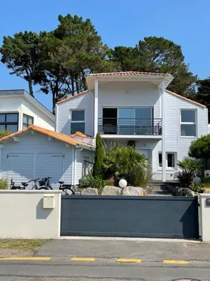 Image of Coté Ouest