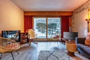 Image of Nevada 404 Centrally Located 6 pax Apartment Garage
