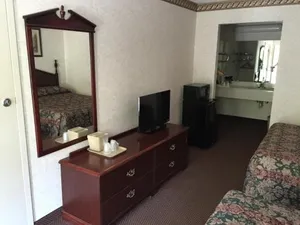 Image of Deerfield Inn