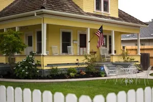 Image of Poppy Sister Inn