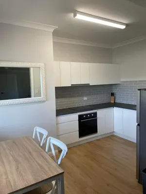 Image of Units on Robertson