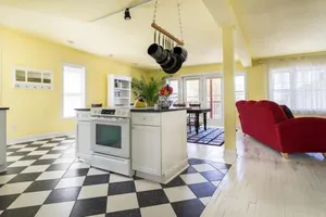 Image of Crate & Cargo Suite 3