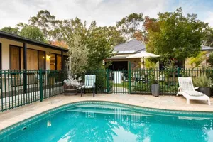 Image of Courtsidecottage Bed and Breakfast