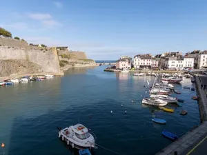 Image of Appartement rénové avec vue sur mer au Palais - FR-1-418-80