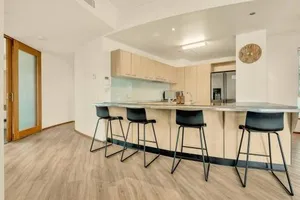 Image of Waves 203 on Currumbin