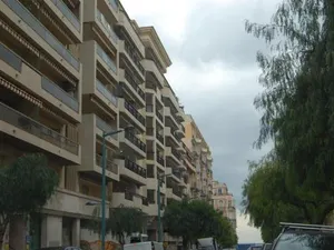 Image of Grand 2P climatisé, terrasse, parking, centre Menton, commerces & plages à pied - FR-1-196-189