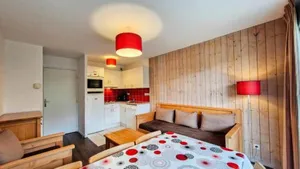 Image of Résidence Les Pleiades - Appartement spacieux · Centre station · Balcon · Parking couvert MAE-7356
