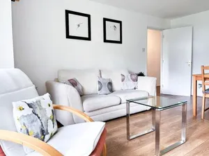 Image of 2-Bed Apartment Near ExCeL - Free Parking & WiFi - Ideal for Families, Business & Leisure