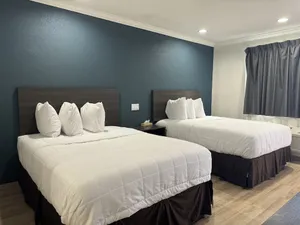 Image of Econo Lodge near Bakersfield Fairgrounds