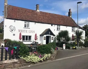 Image of The White Lion Hotel, Church Road, Yate BS37 5BG Self-check-in FREE PARKING