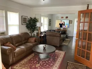Image of Near Chiefs and Royals Stadium - 4 beds