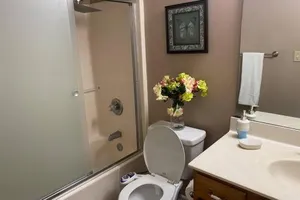 Image of Smart Entire Loft, 3 br, 2 bath, with 3 tv