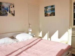 Image of Appartement Le Lavandou, 2 pieces, 4 personnes - FR-1-251-174