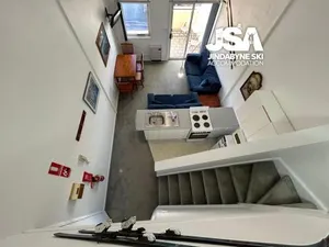 Image of Razorback 3