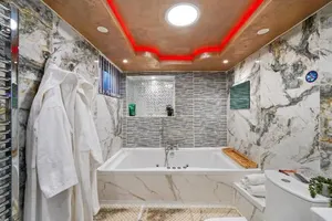 Image of Hidden Gem Lt Properties Jaccuzi bath massage chair Superkingsize bed Parking available