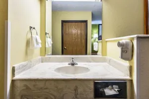 Image of Super 8 by Wyndham Sulphur Lake Charles