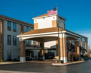 Image of Comfort Inn & Suites Cahokia