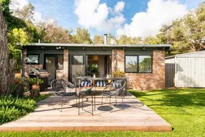 Image of Coastal cottage, perfectly positioned