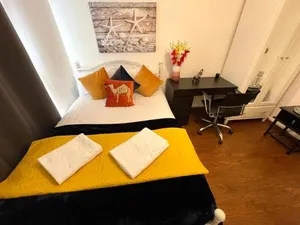 Image of London Stratford Luxury House, 5 minutes walk Station, Westfield, 3 Bedrooms 3 Bathrooms, Reception, Garden, Parking