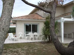 Image of Les Alysés