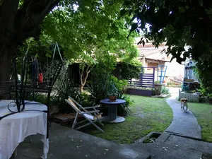 Image of Off Arles