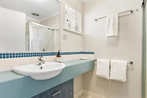 Image of Modern & Stylish 2 Bedroom Townhouse